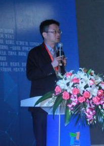 圆角矩形标注: 梦天木门的发展，得益于信息化对梦天木门的帮助。09年我们接单人员10几个，如今销量翻了10倍，加盟商翻了5倍，而我们的人员并没有明显增加。当我们要把效率提高，把制造技术做到位，大家就要思考信息化，因为所有东西靠人去传递，靠人去传达，靠人去做，都有可能出现差错。